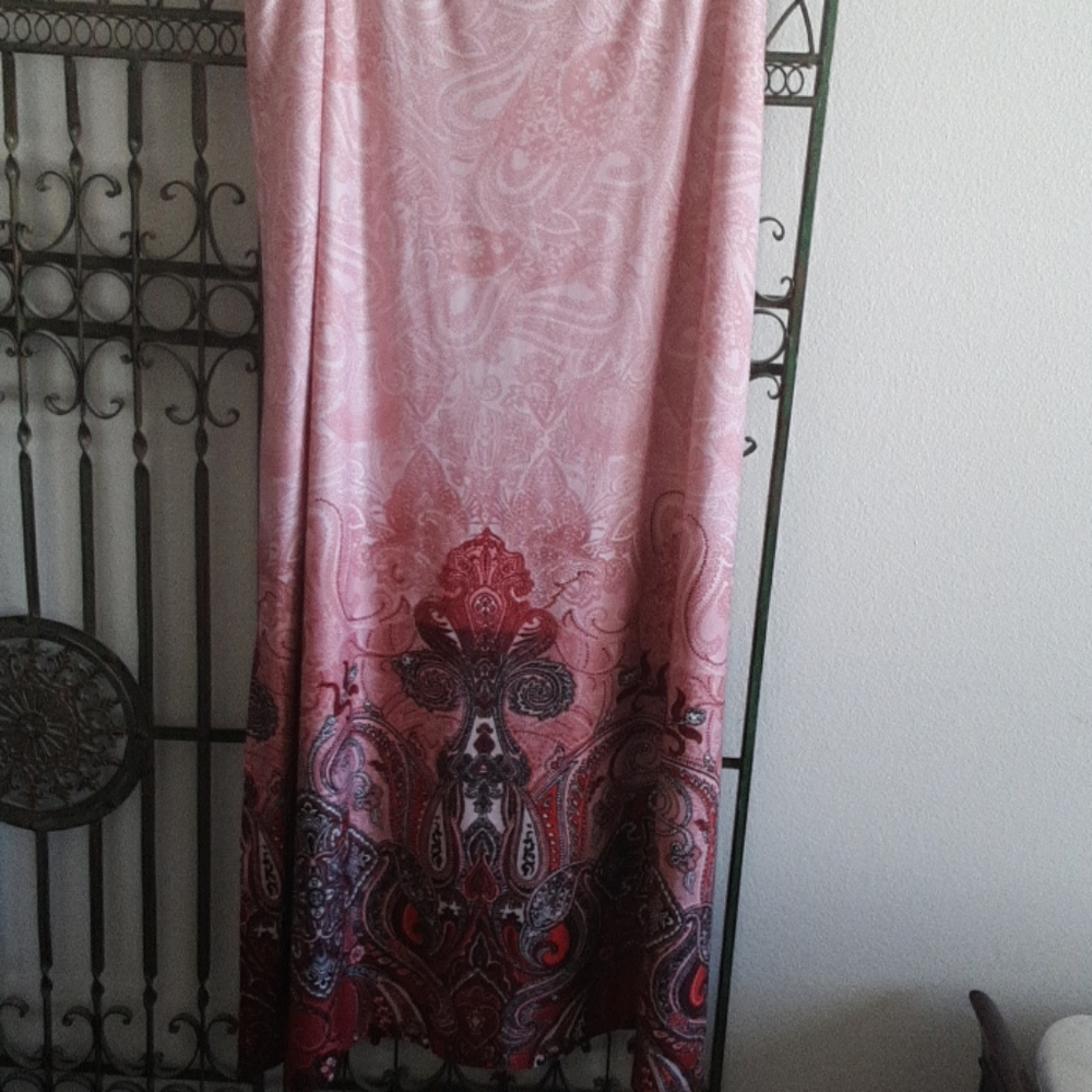 Beautiful maxi skirt w/elastic waste - Picture 4 of 6